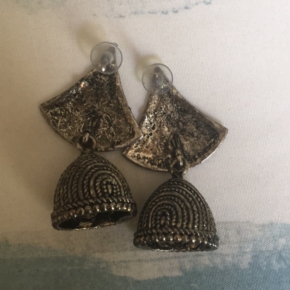 Earings - Picture 2 of 4